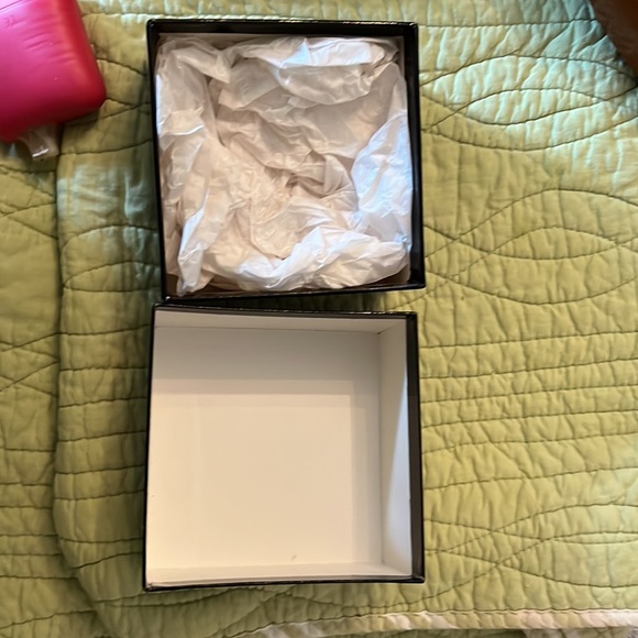 Chanel boxes - Picture 4 of 5